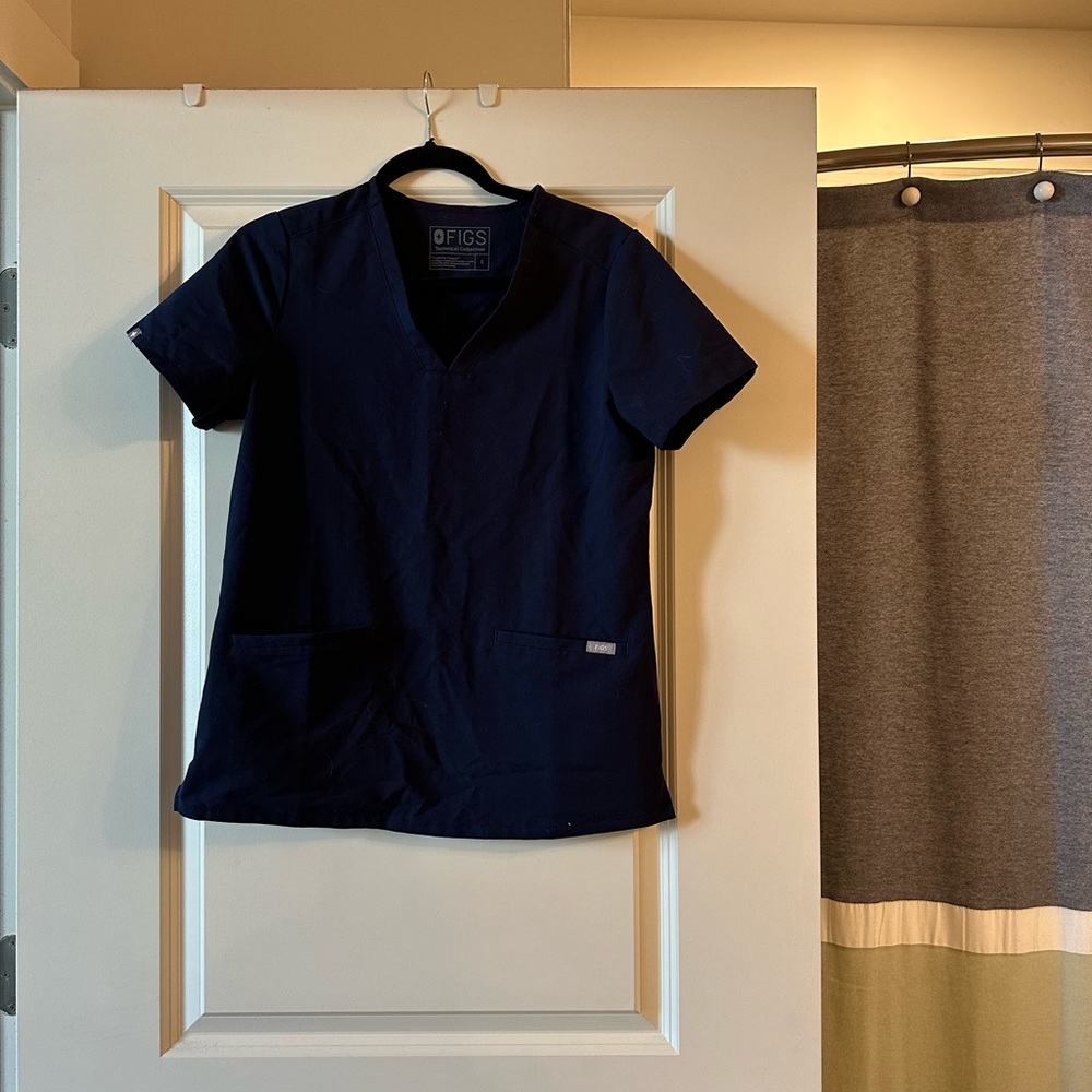 Figs Scrub Top